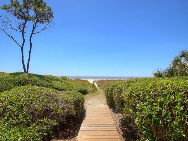 Oceanfront 6 Bedroom Plus Den Vacation Getaway in Hilton Head
