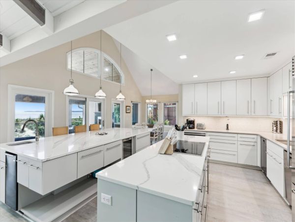Hilton Head Oceanfront Vacation Rental - Luxury 7-Bedroom Beach House