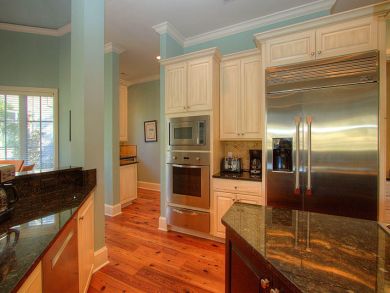Hilton Head Six Bedroom Lovely Pool Home