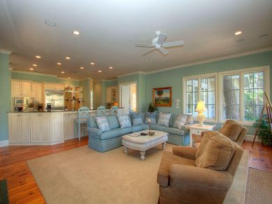 Hilton Head Six Bedroom Lovely Pool Home