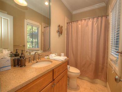 Hilton Head Six Bedroom Lovely Pool Home