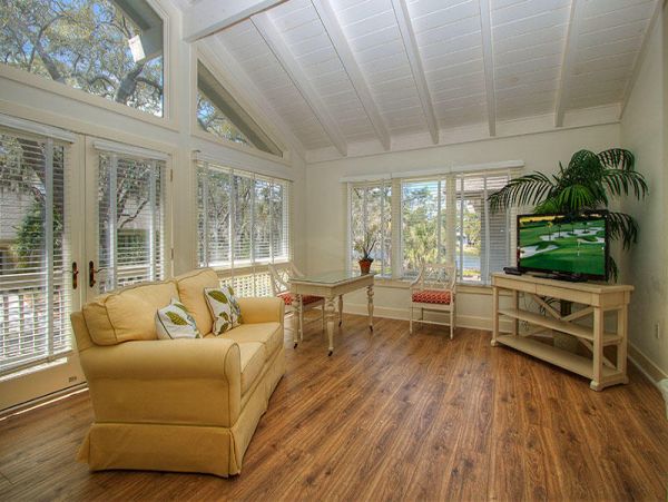 Gorgeous Lagoon Views House with 7 Bedrooms - Ideal Family Retreat