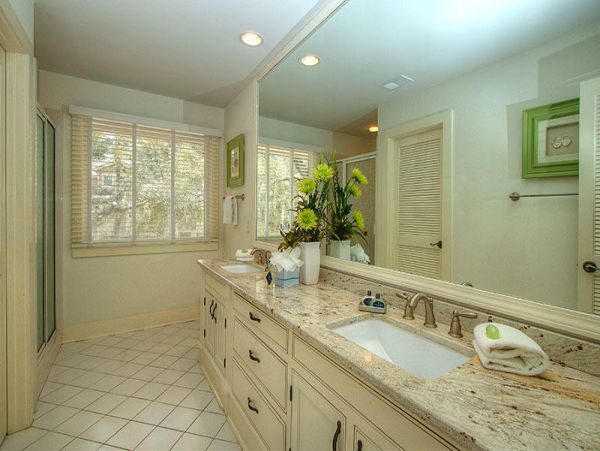 Gorgeous Lagoon Views House with 7 Bedrooms - Ideal Family Retreat