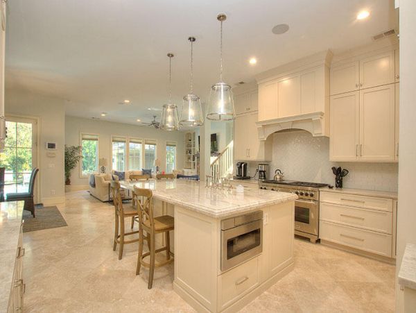 Six Bedroom Luxury Vacation Home in Hilton Head Sleeps 20