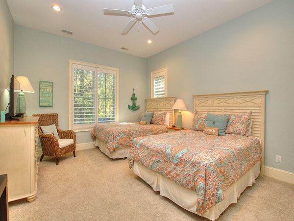 Six Bedroom Luxury Vacation Home in Hilton Head Sleeps 20