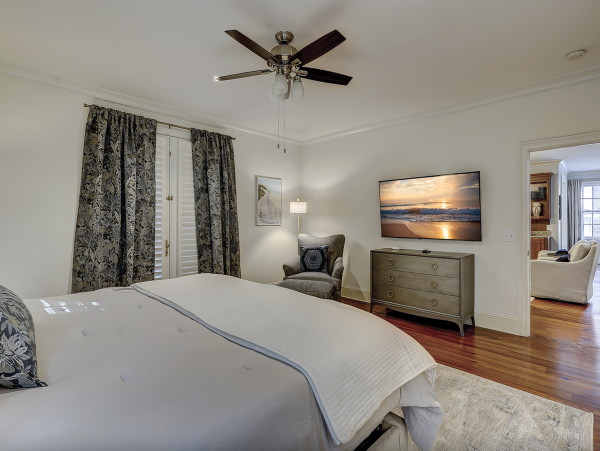 Hilton Head Island Vacation Rental - Luxury Five Bedroom Home with Pool & Guest House