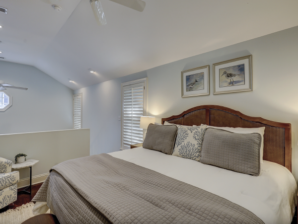 Hilton Head Island Vacation Rental - Luxury Five Bedroom Home with Pool & Guest House
