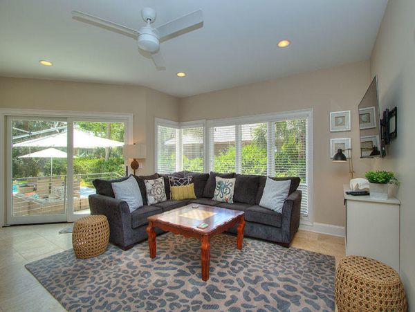 Beautiful, Spacious & Comfortable 4 Bedroom Home with Pool
