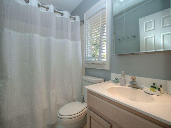 Beautiful, Spacious & Comfortable 4 Bedroom Home with Pool