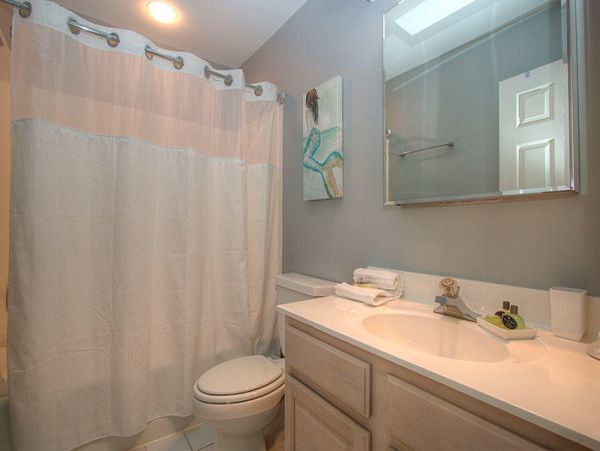 Beautiful, Spacious & Comfortable 4 Bedroom Home with Pool
