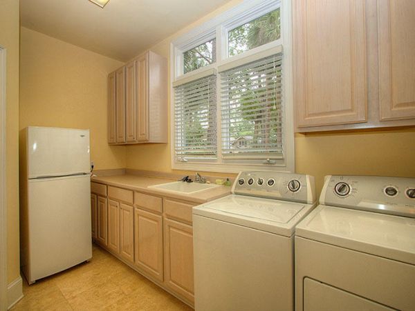 Beautiful, Spacious & Comfortable 4 Bedroom Home with Pool