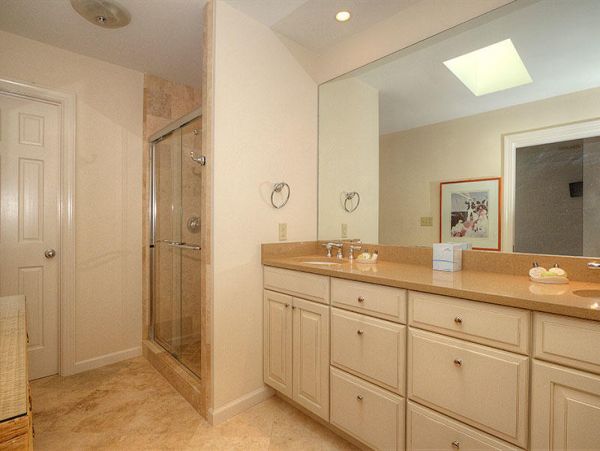 Hilton Head Vacation Home Four Bedroom Walk to Beach
