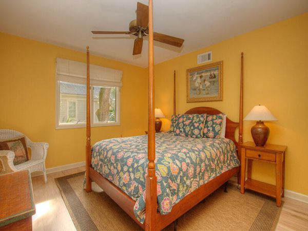 Hilton Head Island 5 Bedroom Home with Pool Walk To Beach