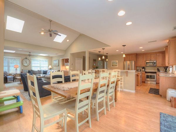 HILTON HEAD 4 BEDROOMS POOL HOME SLEEPS 12