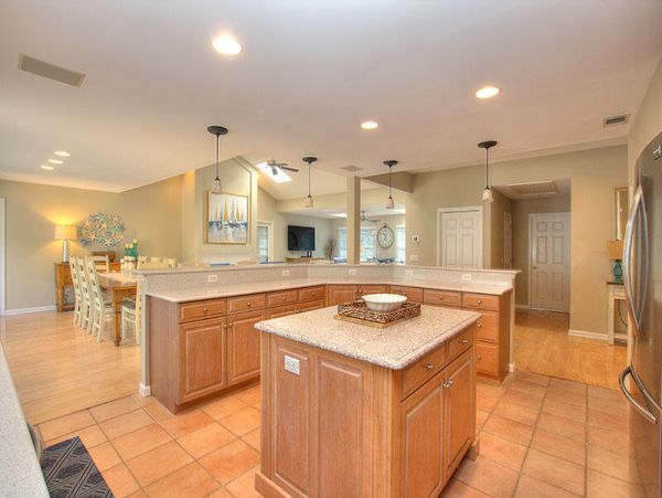 HILTON HEAD 4 BEDROOMS POOL HOME SLEEPS 12