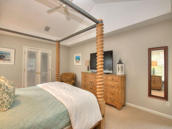 HILTON HEAD 4 BEDROOMS POOL HOME SLEEPS 12
