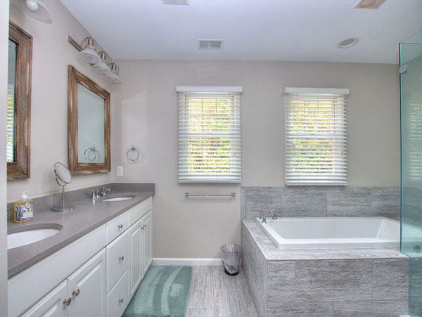 HILTON HEAD 4 BEDROOMS POOL HOME SLEEPS 12