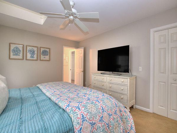 HILTON HEAD 4 BEDROOMS POOL HOME SLEEPS 12