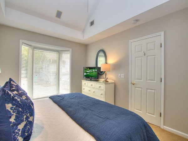 HILTON HEAD 4 BEDROOMS POOL HOME SLEEPS 12