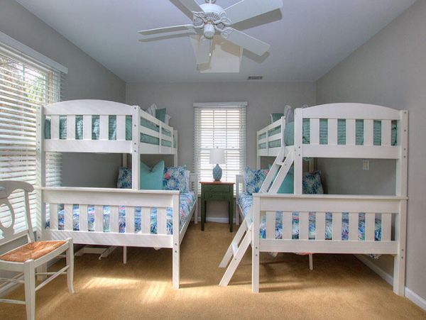 HILTON HEAD 4 BEDROOMS POOL HOME SLEEPS 12