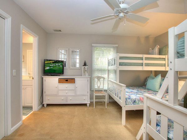 HILTON HEAD 4 BEDROOMS POOL HOME SLEEPS 12