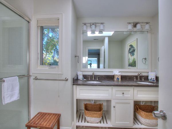 Hilton Head Vacation Pool Home Close to Beach Sleeps 9