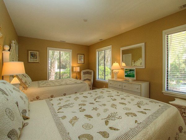 Gorgeous 4 Bedroom Vacation Pool Home in Hilton Head