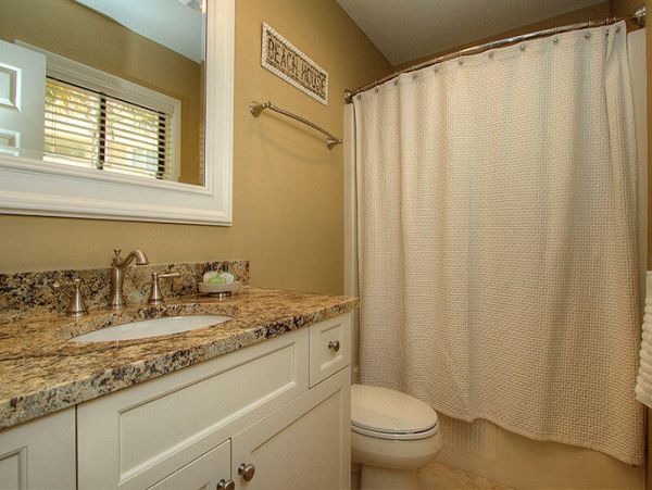 Gorgeous 4 Bedroom Vacation Pool Home in Hilton Head