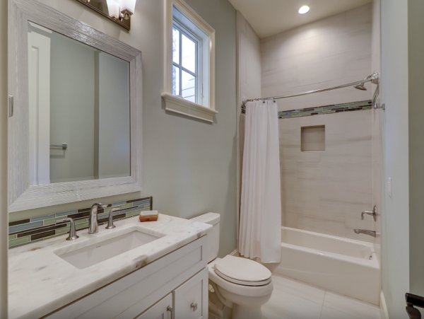 Elegant Coastal Retreat Just Minutes from the Beach