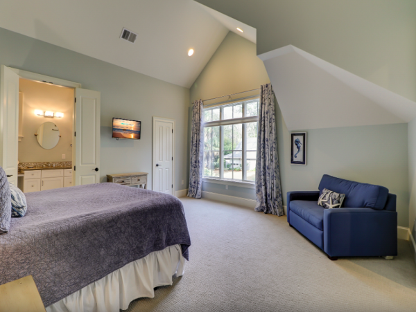 Elegant Coastal Retreat Just Minutes from the Beach