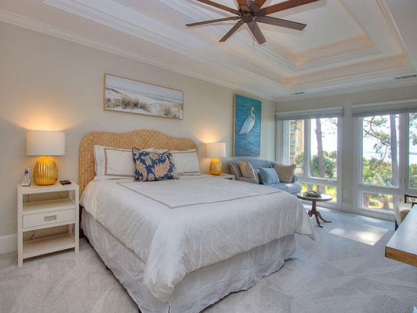 Luxurious 4 Bedroom Townhome Steps to the Beach