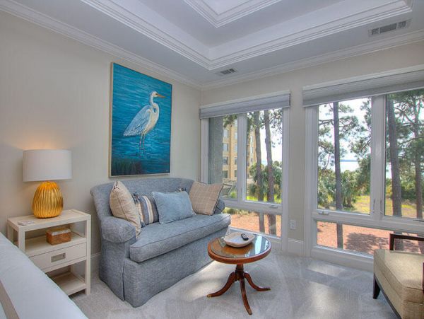 Luxurious 4 Bedroom Townhome Steps to the Beach