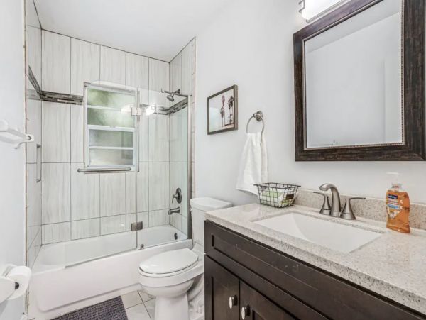 Naples Family Friendly 3 Bedroom Home Caged Pool Sleeps 10