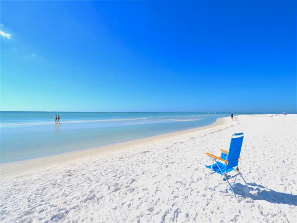 Beautiful Siesta Key Vacation Home 60 Steps to the Beach
