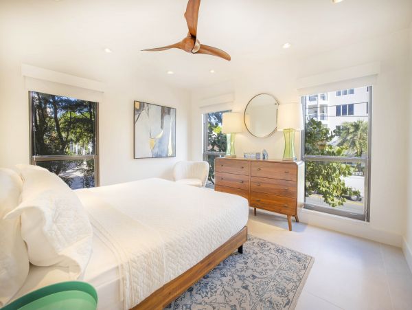 Beautiful Siesta Key Vacation Home 60 Steps to the Beach