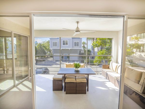 Beautiful Siesta Key Vacation Home 60 Steps to the Beach