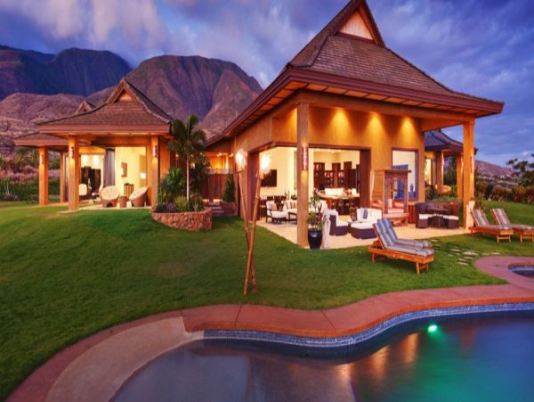 Luxurious Four Bedroom Vacation Home in Lahaina