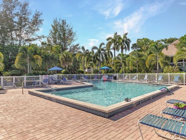 Completely Updated Two Bedroom Vacation Home in Captiva