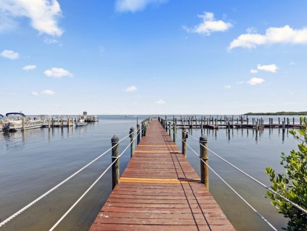 Completely Updated Two Bedroom Vacation Home in Captiva