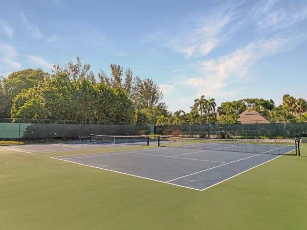 Completely Updated Two Bedroom Vacation Home in Captiva