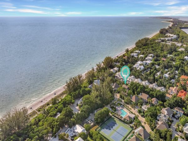 Completely Updated Two Bedroom Vacation Home in Captiva