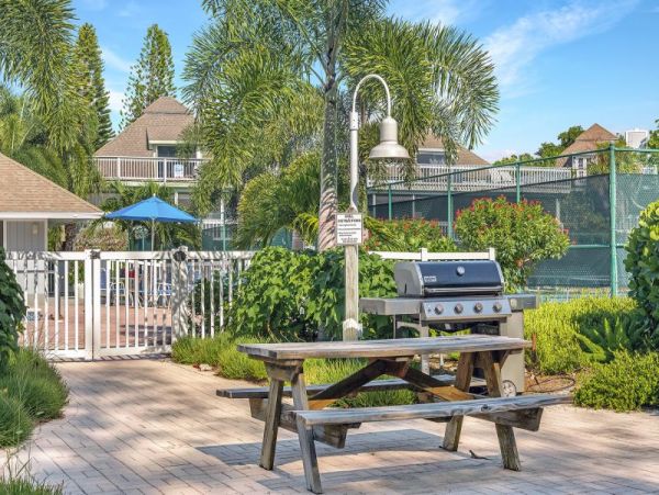 Completely Updated Two Bedroom Vacation Home in Captiva
