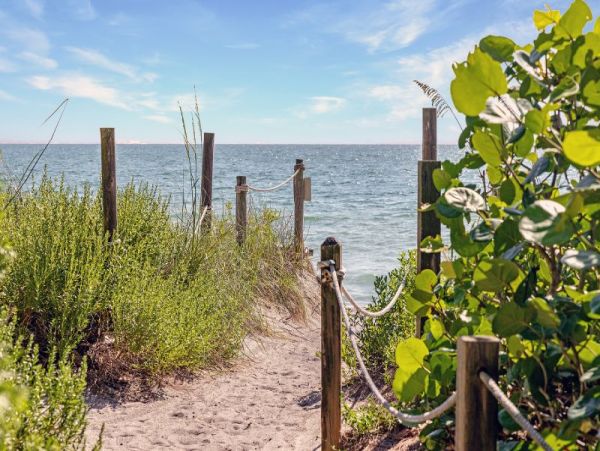Completely Updated Two Bedroom Vacation Home in Captiva