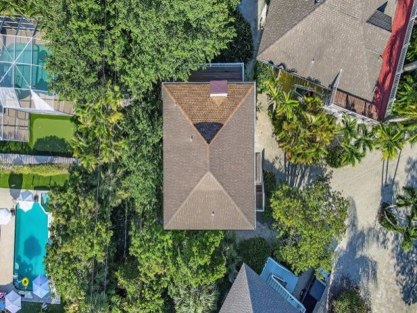 Completely Updated Two Bedroom Vacation Home in Captiva