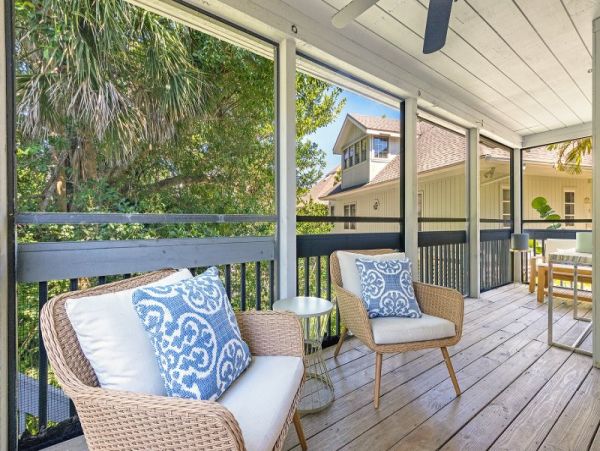Completely Updated Two Bedroom Vacation Home in Captiva