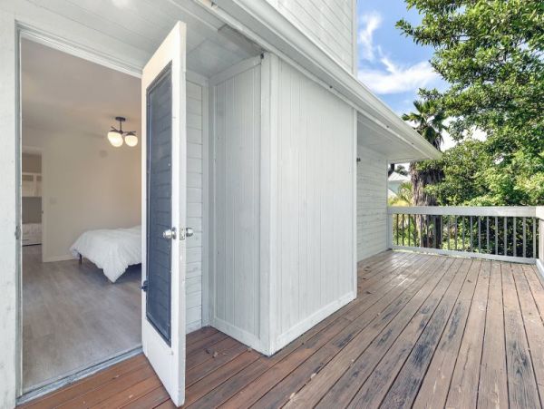 Completely Updated Two Bedroom Vacation Home in Captiva