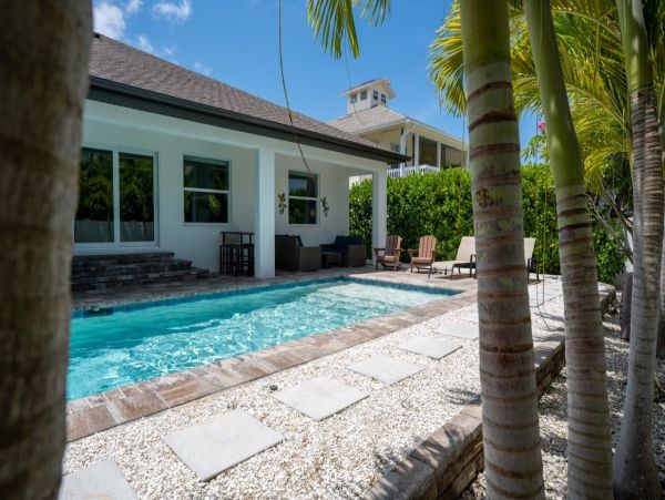 Beautiful Vacation Home with Pool in Marco Island