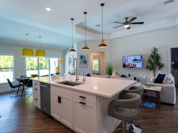Beautiful Vacation Home with Pool in Marco Island
