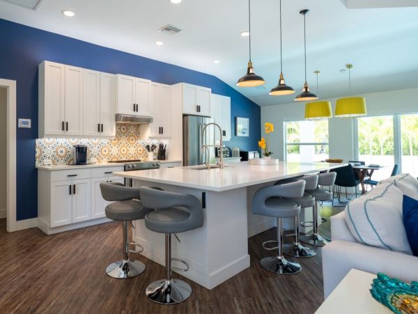 Beautiful Vacation Home with Pool in Marco Island