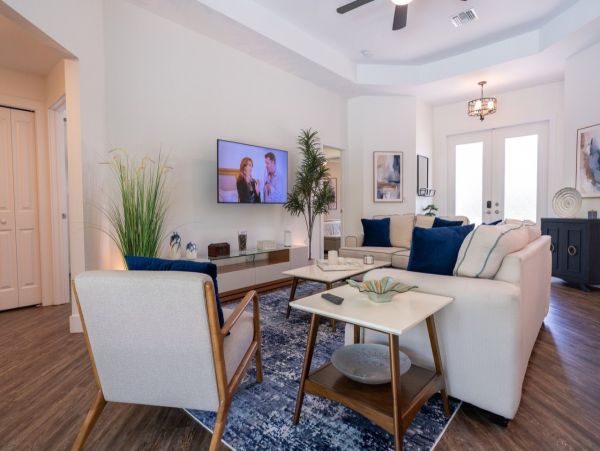 Beautiful Vacation Home with Pool in Marco Island